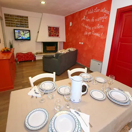 Dom wakacyjny Mansion In San Valentino With Pool