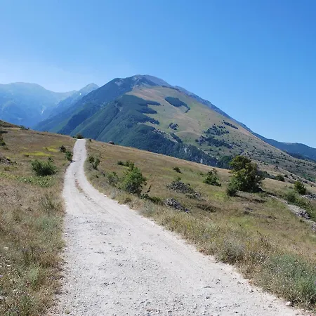 Dom wakacyjny Mansion In San Valentino With Pool *