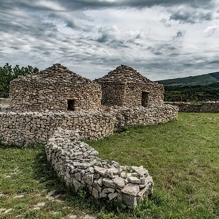 Mansion In San Valentino With Pool Dom wakacyjny San Valentino in Abruzzo Citeriore