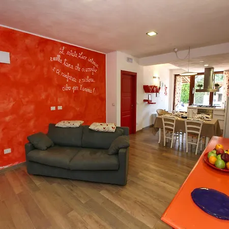 Dom wakacyjny Mansion In San Valentino With Pool