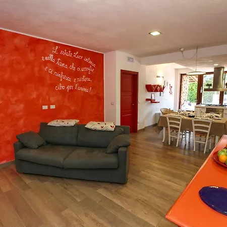 Mansion In San Valentino With Pool