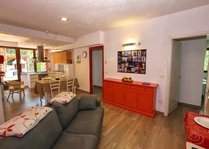 Mansion In San Valentino With Pool Σπίτι διακοπών San Valentino in Abruzzo Citeriore