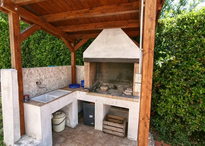 Mansion In San Valentino With Pool San Valentino in Abruzzo Citeriore