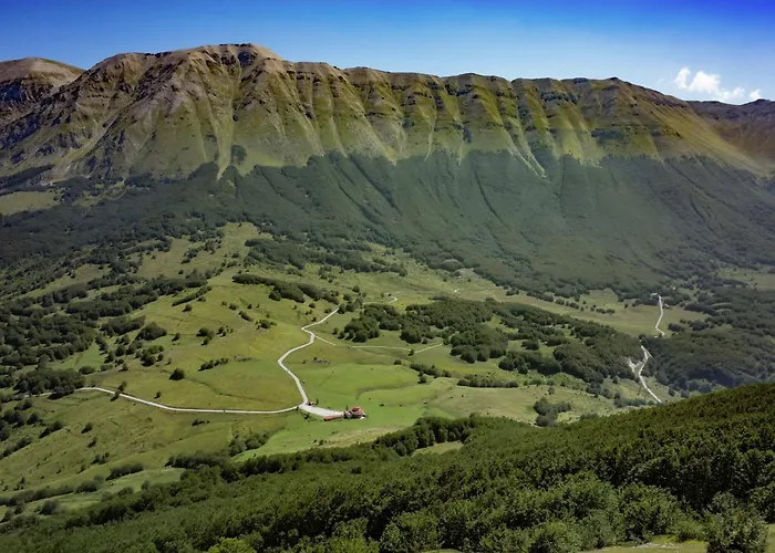 Mansion In San Valentino With Pool Σπίτι διακοπών San Valentino in Abruzzo Citeriore